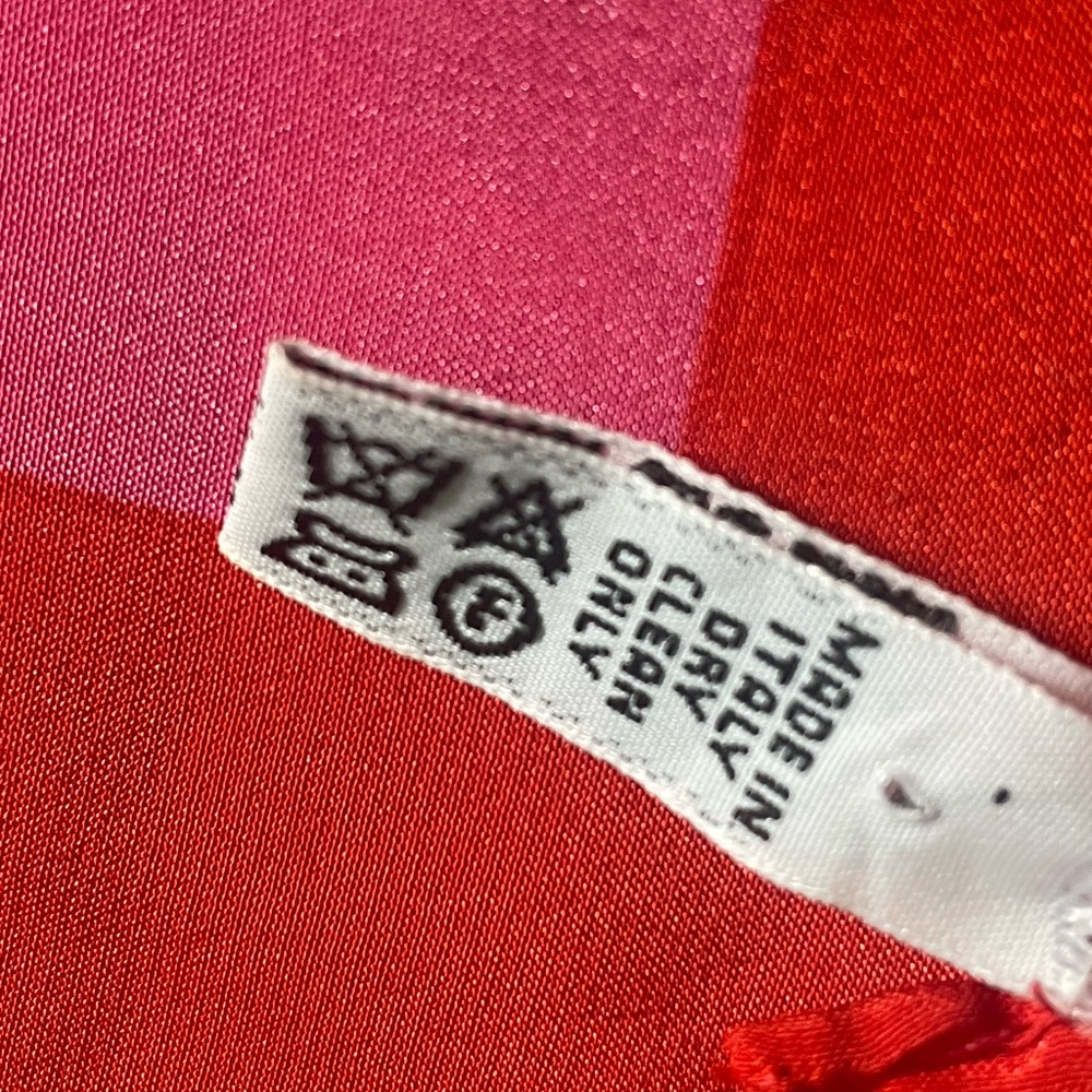 Pierre Cardin Vintage Silk Signed Scarf 30x30 Pink Red Orange Scarf Top - Picture 10 of 12